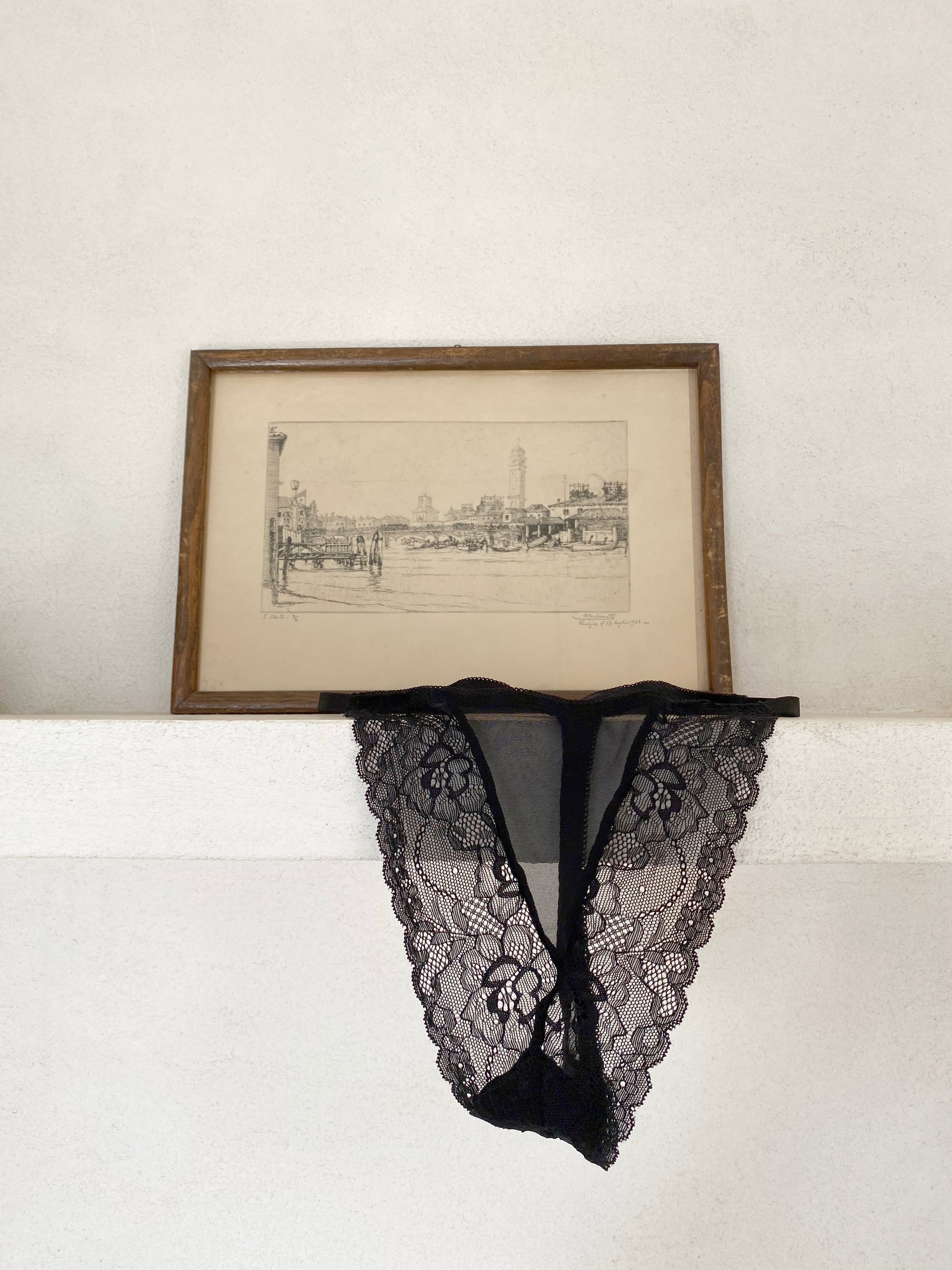Antique black lace sexy women’s thong underwear lingerie